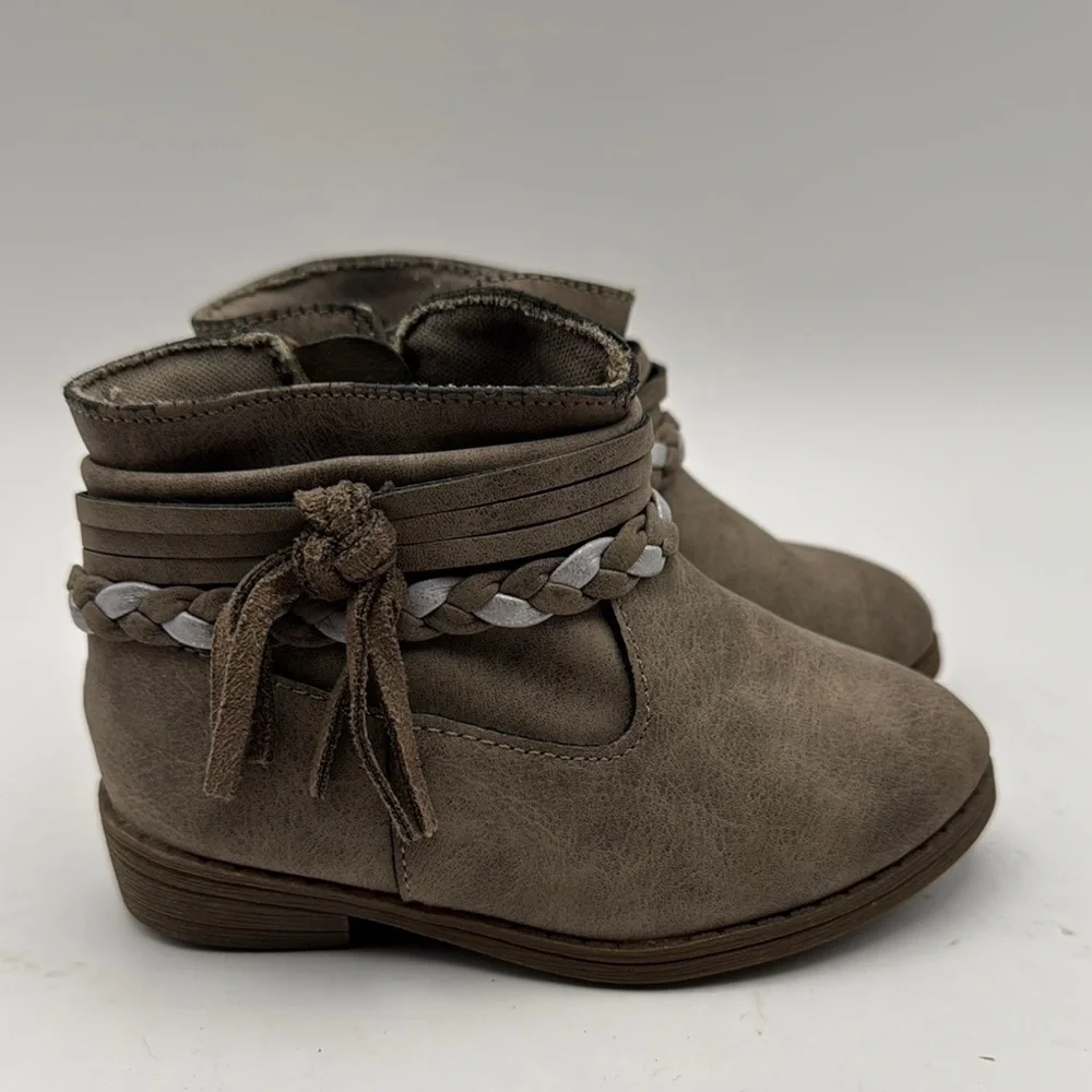Wonder Nation Gray Faux Leather Ankle Boots Braided‎ Detail and Tassels Size 6c